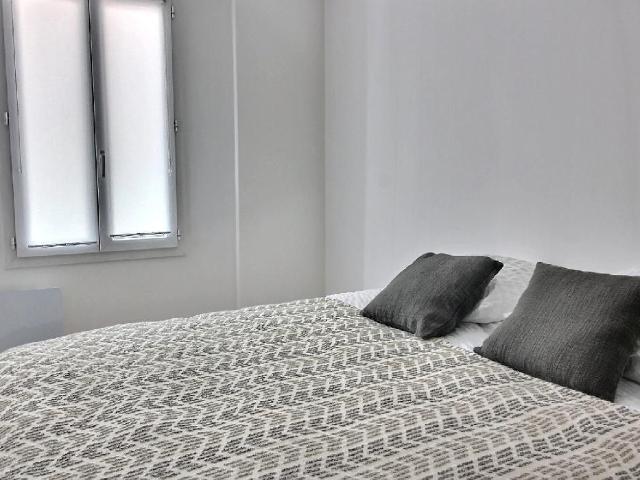 Apartment 2 rooms 31 sqm Picpus Reuilly Nation, Paris Amsterdam Apartments for Rent