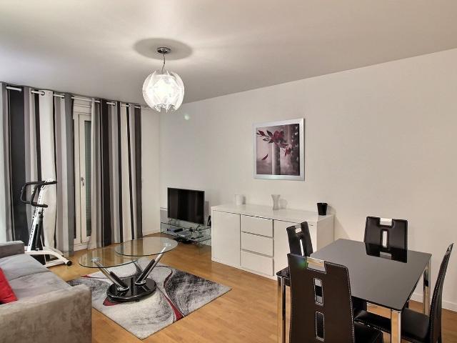 Apartment 2 rooms Porte Maillot Etoile, Paris Amsterdam Apartments for Rent
