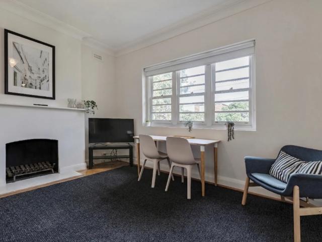 apartment 3/119 Danks Street, Albert Park