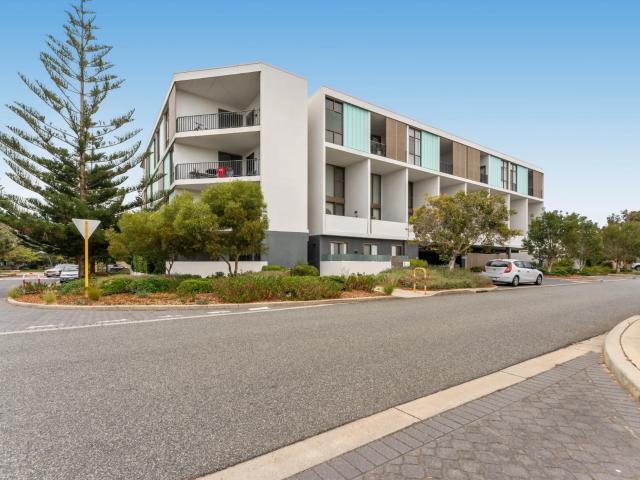 apartment 36/22 Heirisson Way, North Coogee