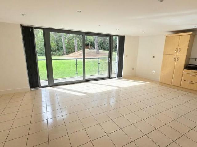 Apartment 7, The Crescent 2 bed apartment to rent £1,350 pcm £312 pw