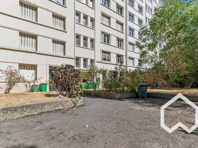 Apartment 40sqm located in Convention, Paris 15th, Paris Amsterdam Apartments for Rent
