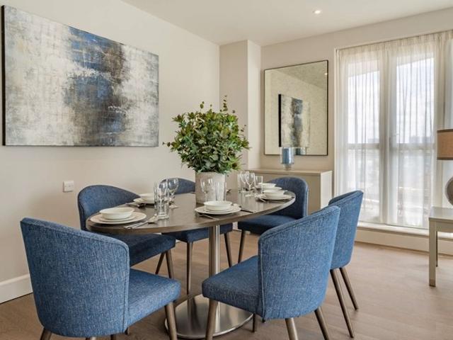 apartment 45, westferry circus, london