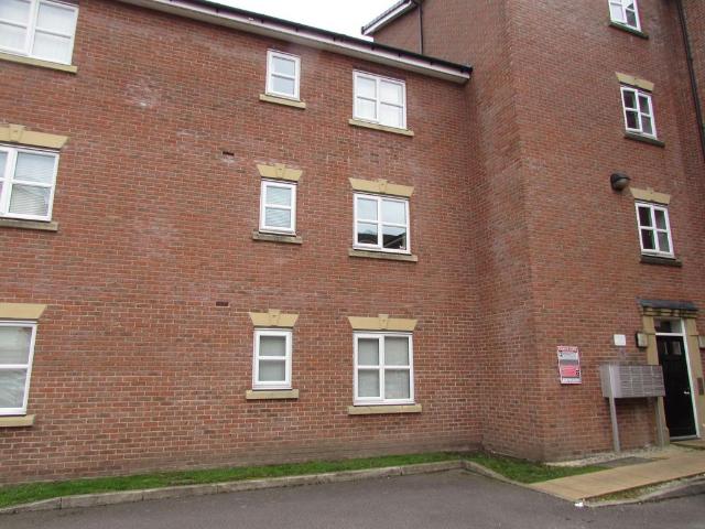 Apartment 4 248 Lawnhurst Avenue. 2 bed ground floor flat to rent £1,150 pcm £265 pw