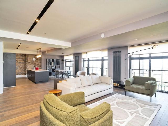 Apartment 4, 3 St Andrew Square