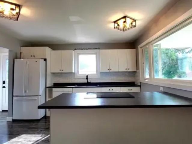 Apartment 4 Bedroom For Rent Medicine Hat AB 2200 ES104292321