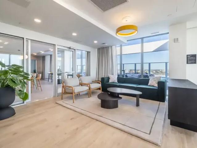 Apartment 4 Bedroom For Rent Ottawa ON 1235 ES96588996