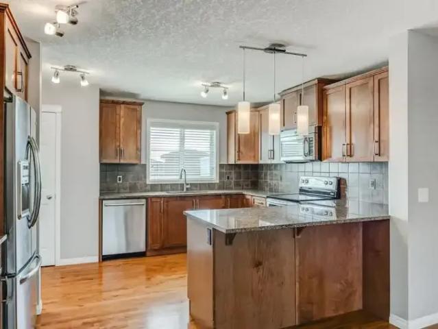 Apartment 4 Bedroom For Rent Airdrie AB 3150 ES104257196