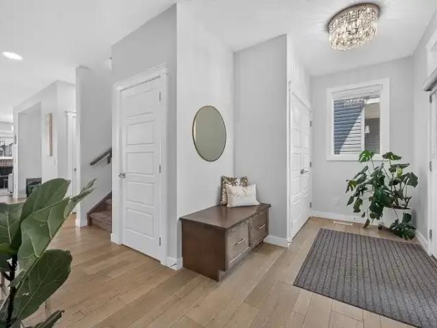 Apartment 4 Bedroom For Rent Balzac AB 2500 ES105623645