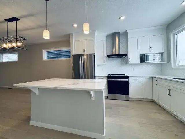 Apartment 4 Bedroom For Rent Calgary AB 2100 ES104824562