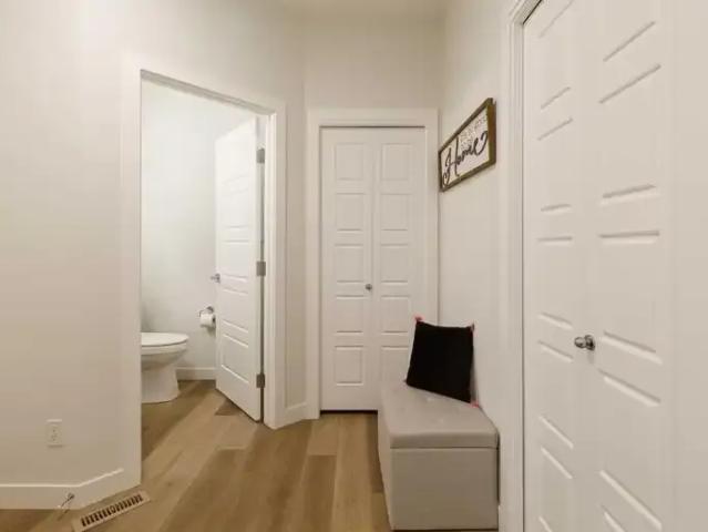Apartment 4 Bedroom For Rent Calgary AB 3300 ES104181893