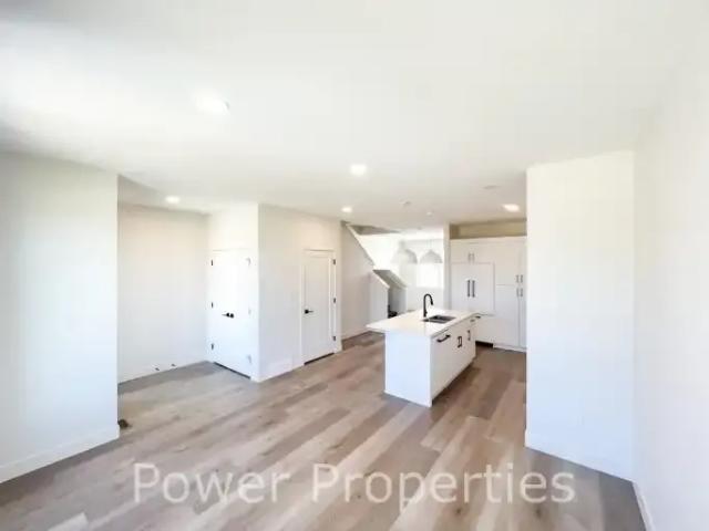 Apartment 4 Bedroom For Rent Lethbridge AB 2500 ES103091548