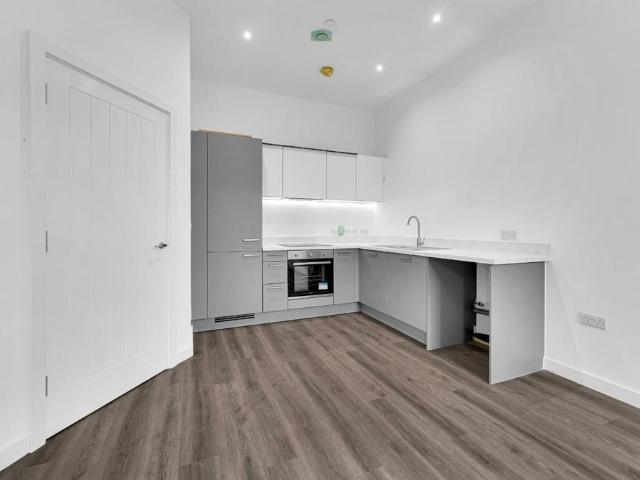 Apartment 50, 7 Cotton Gardens. 1 bed flat to rent £925 pcm £213 pw