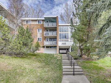 Calgary, Alberta - Garden, Balcony, Lift