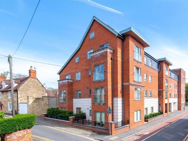 Apartment 5, 44 Greetwell Gate, Lincoln 2 bed apartment to rent £1,100 pcm £254 pw