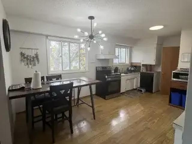 Apartment 5 Bedroom For Rent Dawson Creek BC 800 ES105683792