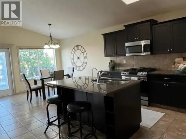 Apartment 5 Bedroom For Rent Lethbridge AB 4000 ES105345068