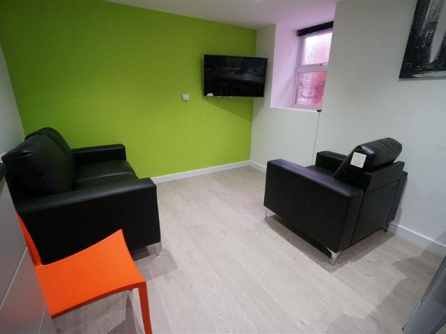 Apartment, 5 Holyhead Road