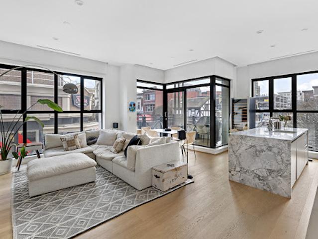 Contemporary apartment