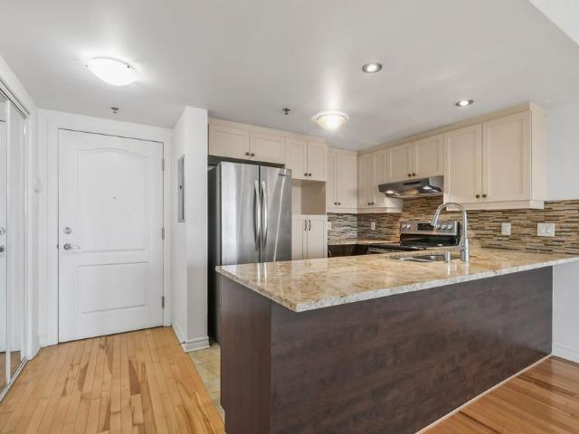 Apartment 6550 Boul. Henri Bourassa O Montréal Saint Laurent
