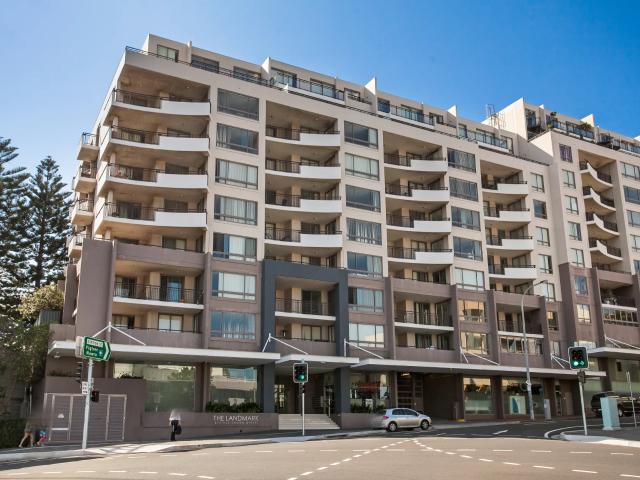 apartment 65/313 323 Crown Street, Wollongong
