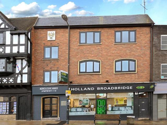 Apartment 6, 5a Barker Street. 1 bed flat to rent £825 pcm £190 pw
