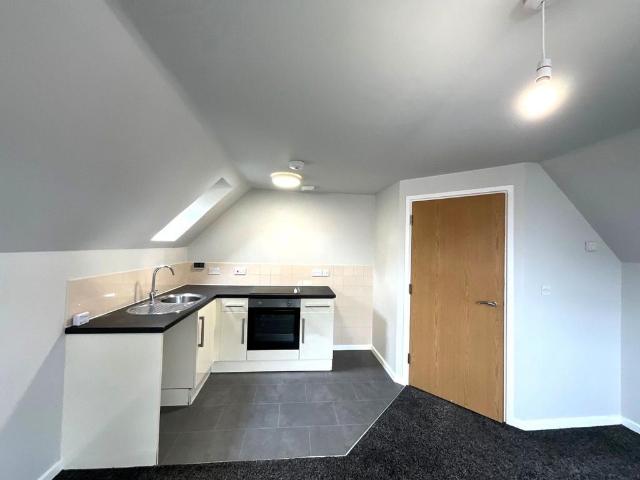 Apartment 6, The Courtyard, Queen. 1 bed flat to rent £725 pcm £167 pw