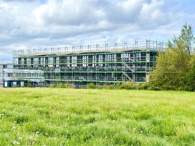 Gewerbegebiet am Ende des Baus in einer Industriezone in Saint Prex