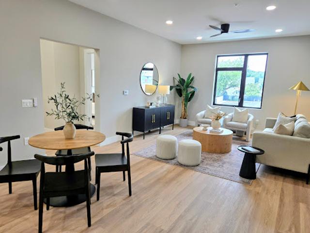 Contemporary apartment