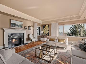 Calgary, Alberta - Office room, Balcony