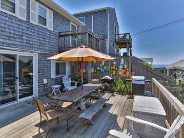 Seaside apartment with terrace