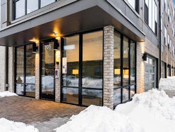 Apartment with terrace and pool