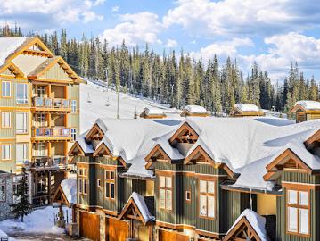 Central Okanagan - Fireplace, Swimming pool