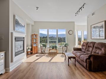Central Okanagan - Office room, Balcony