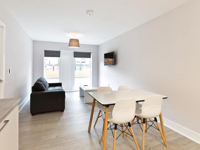 Apartment 8, Lynthorpe House, City. 2 bed flat to rent £1,060 pcm £245 pw