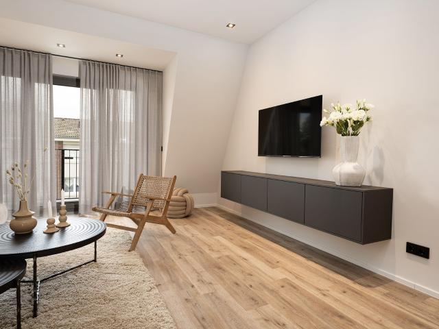 Apartment 8 Modern Fully Equipped Penthouse Apartment