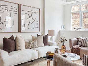 Toronto, Ontario - Balcony, Parking