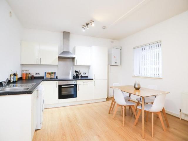 Apartment 91 Kings Dock Mill, 32. 2 bed apartment to rent £1,075 pcm £248 pw