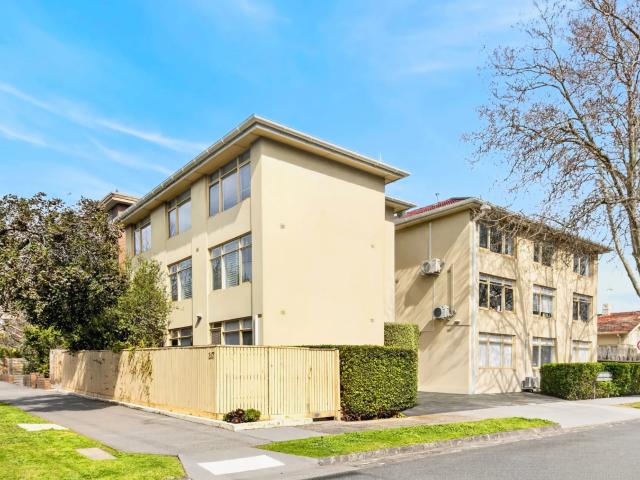 apartment 9/217 Brighton Road, Elwood