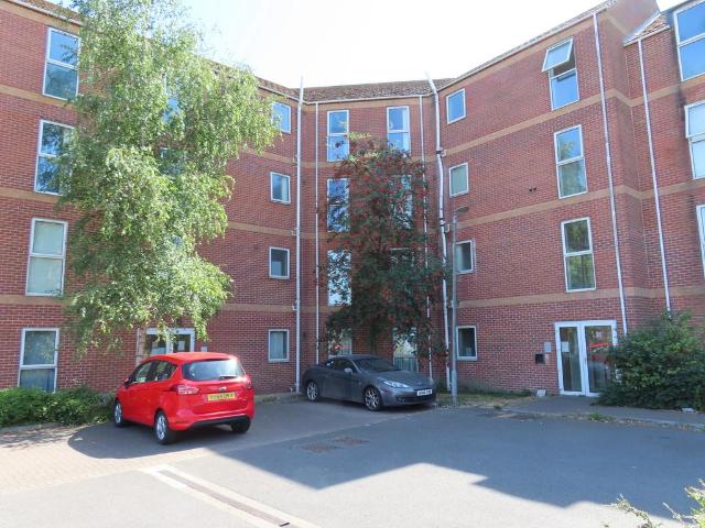 Apartment 9, Block 2, School Court. 2 bed flat to rent £625 pcm £144 pw