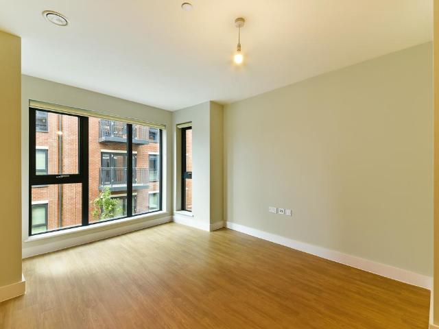 Apartment C, 6 Mayors Lane RG14 1 bed apartment to rent £1,305 pcm £301 pw