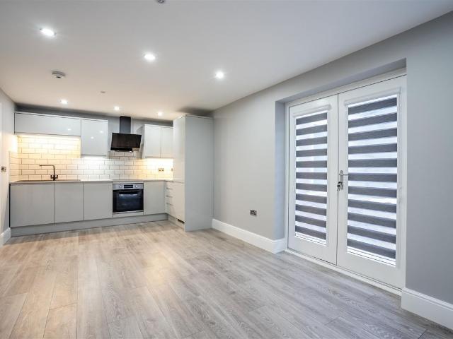 Apartment C, The Crescent, York YO24, 2 bed mews to rent, £1,350 pcm | PrimeLocation