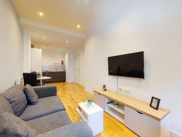 apartment Crown Residence, 81 89 George Street, Leeds, LS1 3BR, West Yorkshire, GB