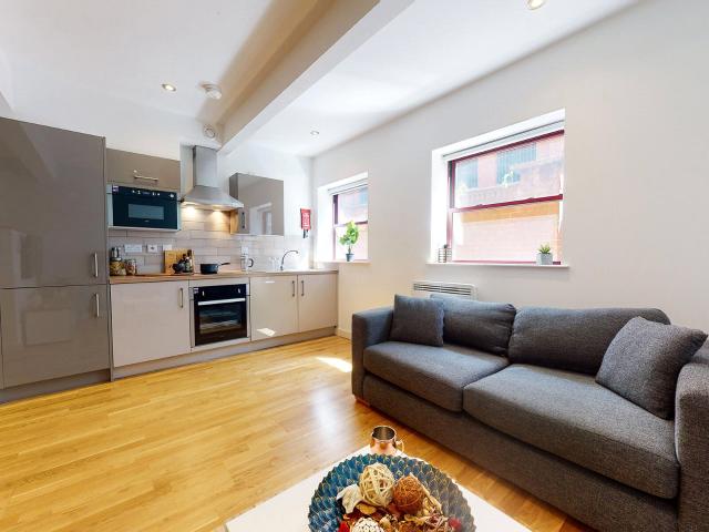 apartment Crown Residence, 81 89 George Street, Leeds, LS1 3BR, West Yorkshire, GB