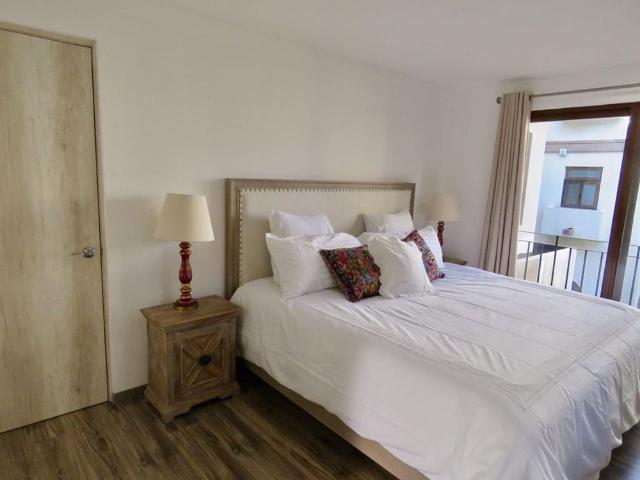 Apartment Cuadra for rent in Puente Viejo. Available April 2028