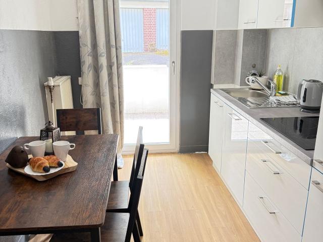 Apartment am Hbf. Mönchengladbach MG06, Monchengladbach Amsterdam Apartments for Rent