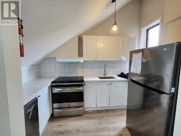 apartment at 3 558 SPADINA CRESCENT, Toronto, Ontario, M5S2J9