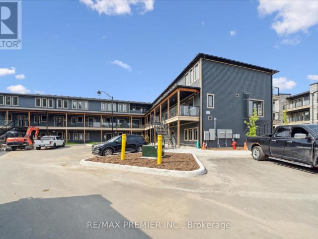 apartment at 3 105 253 CRESCENT BAY LANE, Huntsville, Ontario, P1H1C2