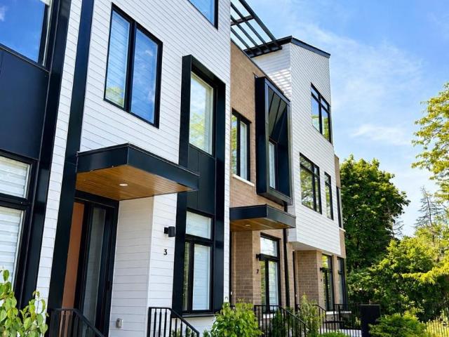 apartment at 3 10 LOU PARSONS WAY, Mississauga, Ontario, L5H0B2