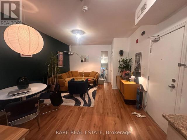 apartment at 3 – 198 AUGUSTA AVENUE